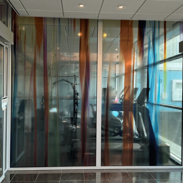 3M Clear View raamfolie op de glasgevel van een bedrijfspand in Lelystad