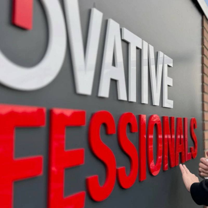 Acrylox gevelletters van 8 millimeter buiten