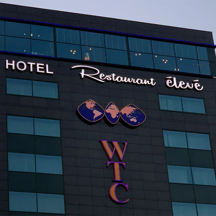 Hotel signing leeuwarden - Gevelreclame Sign Company