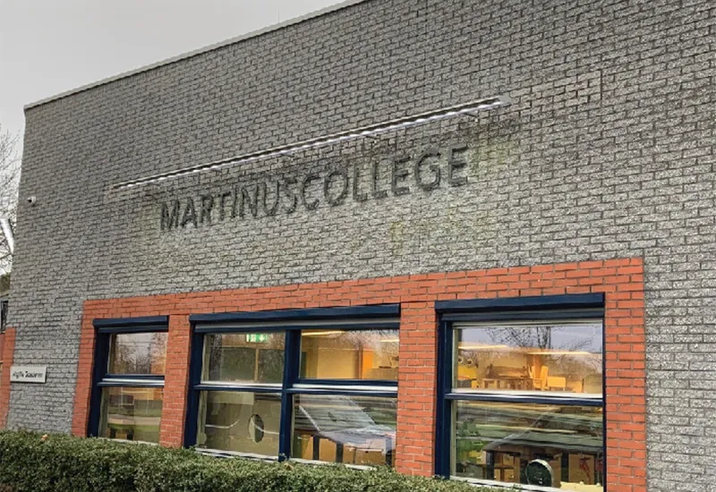 School signing en gevelreclame Martinus College Grootebroek