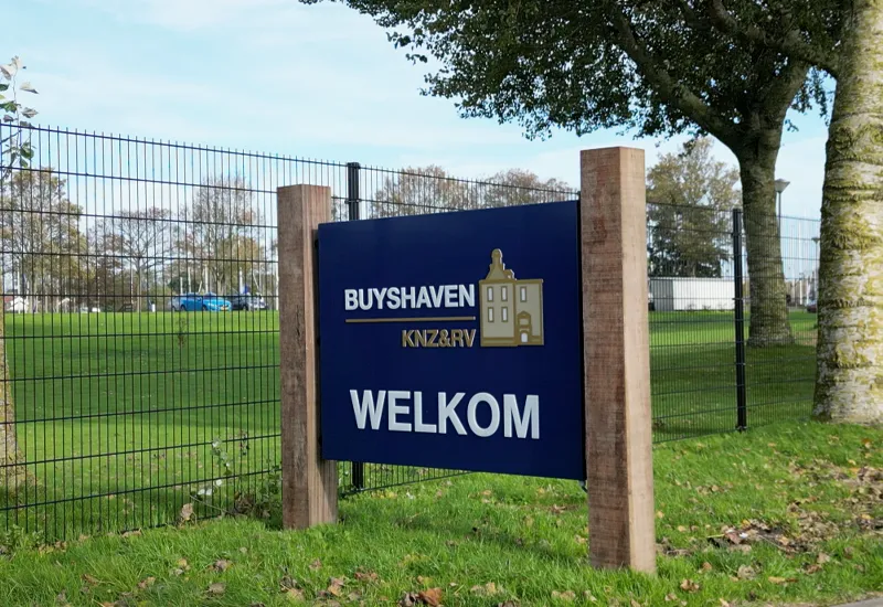 Verlicht welkomstbord en bewegwijzering Buyshaven Enkhuizen