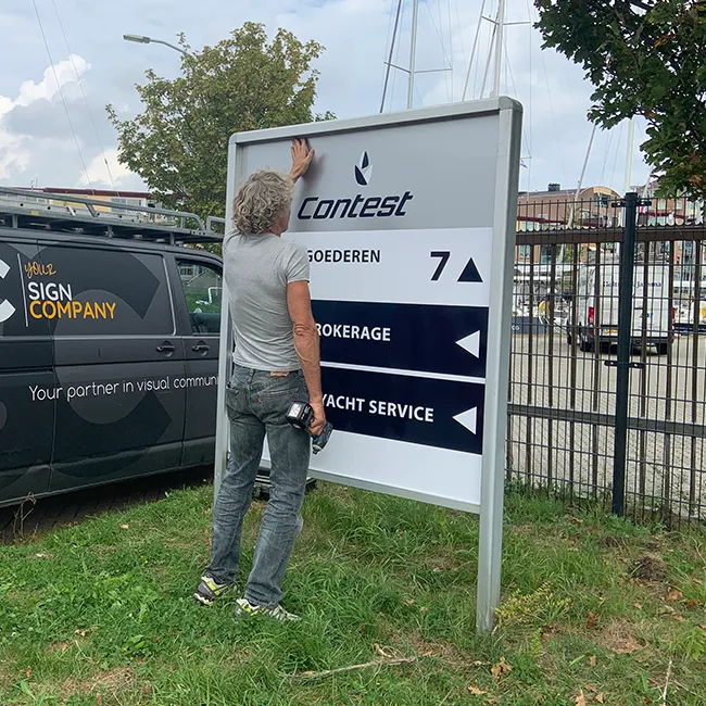Contest Yachts entree bewegwijzering