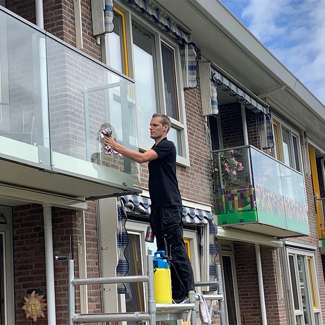 Montage balkonstickers buitenfolie - balkonraam stickers aanbrengen
