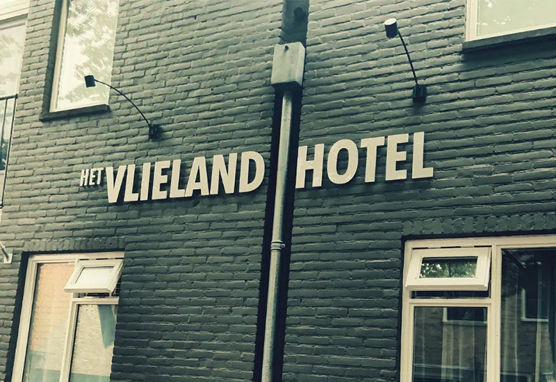 Diverse gevelreclame en signing projecten Vlieland