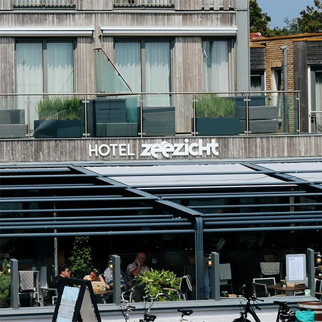 Hotel Zeezicht terras horecagevel Vlieland