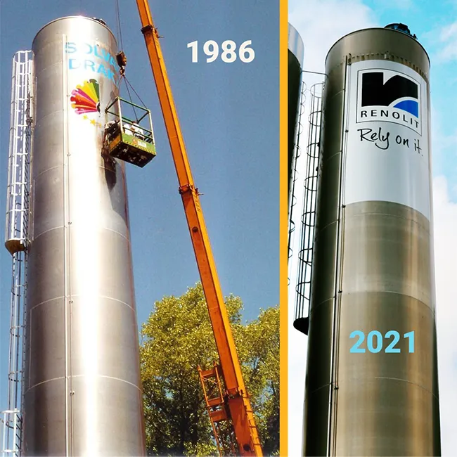 Renolit gevelreclame installatie met hoogwerker