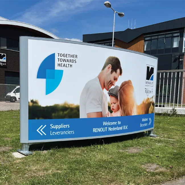 Renolit medisch reclamebord buitenlocatie zorgcommunicatie