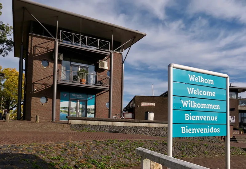 Vvv kantoor enkhuizen marketing informatiepunt gevel - Interieur Sign Company