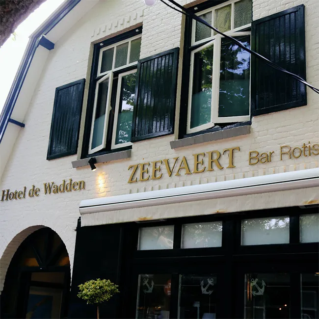 Zeevaert gevelletters etalage Vlieland