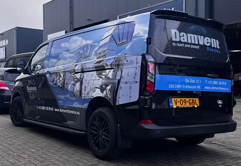 Bus met full colour print