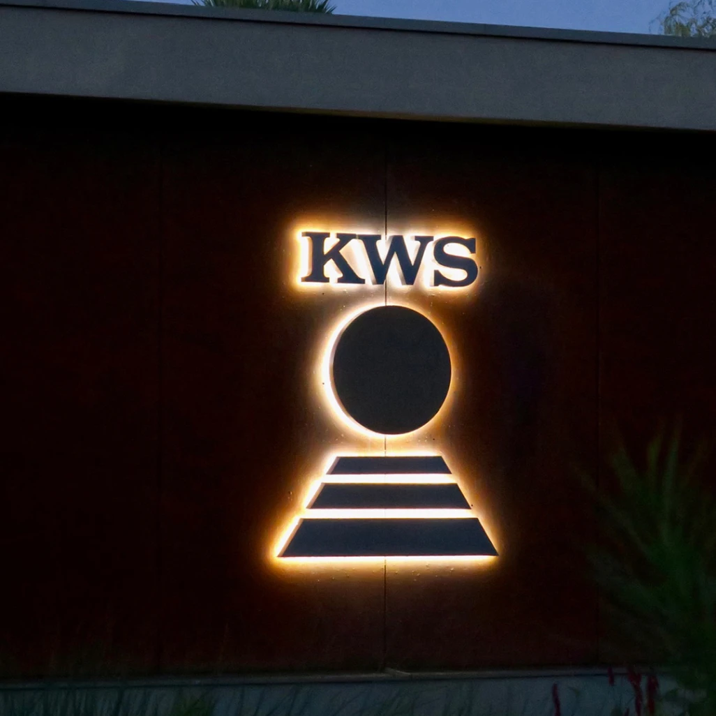 Nieuwe bewegwijzering planning bedrijfspand andijk - Gevelreclame Sign Company