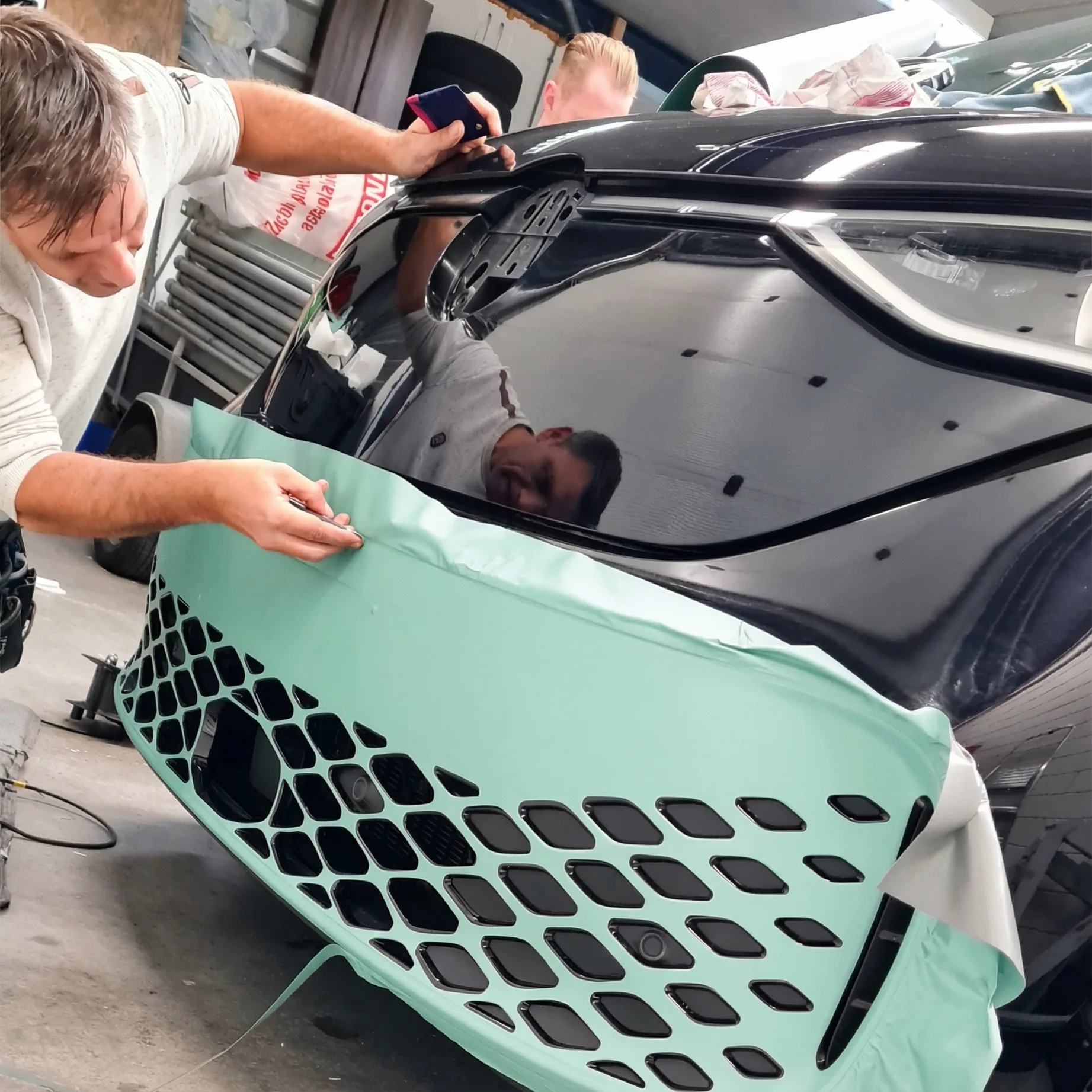 Id buzz bumper wrappen - Autobelettering Sign Company