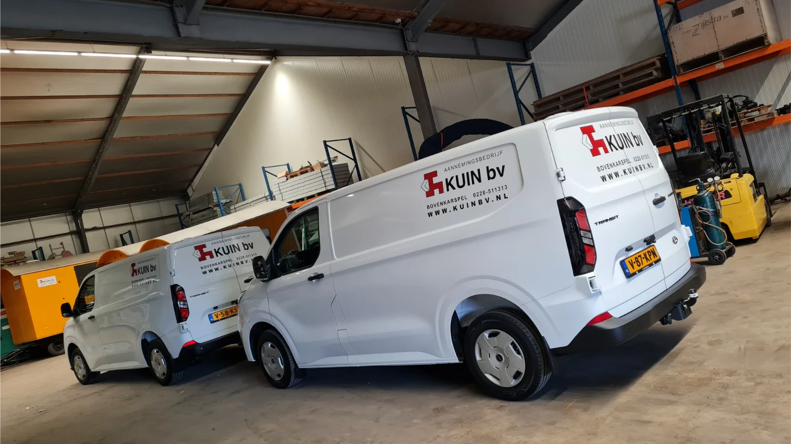 Wagenpark van Kuin, uniform bestickerd