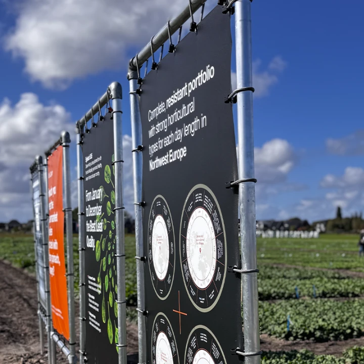 Reclamebord Pop Vriend Seeds veld bewegwijzering
