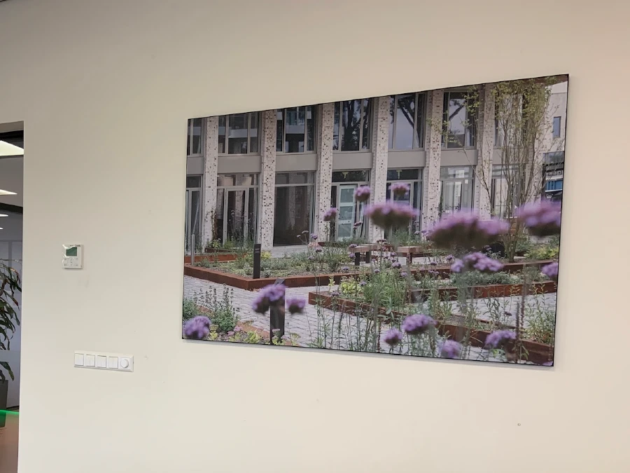 Ontwerp interieurbranding kantoor visualisatie