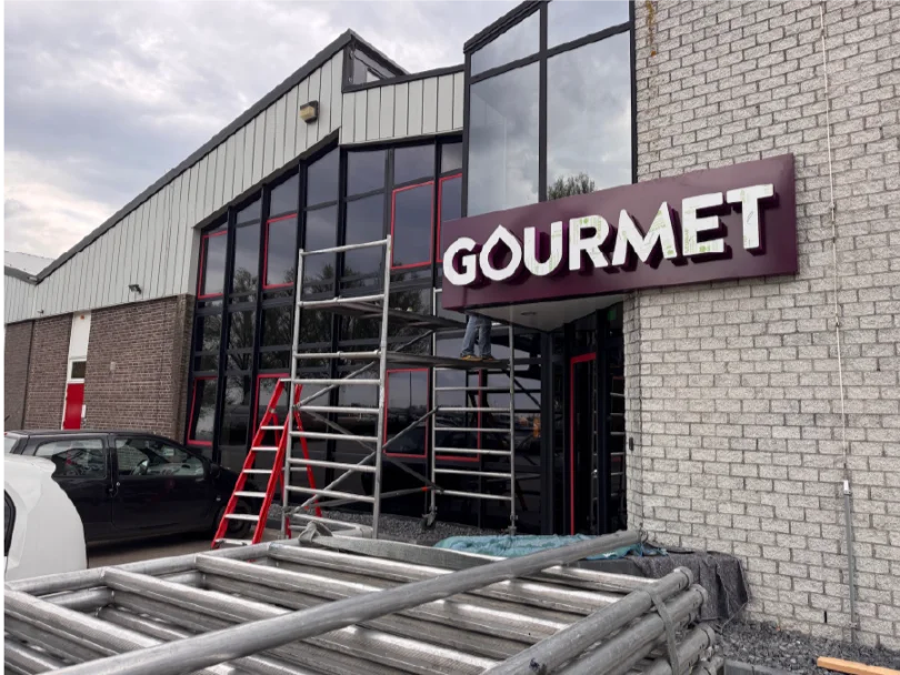Installatie lichtreclame Gourmet detail