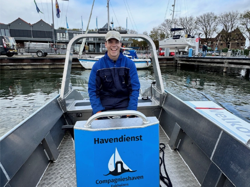 Montage havensigning compagnieshaven enkhuizen - Bootstickers Sign Company