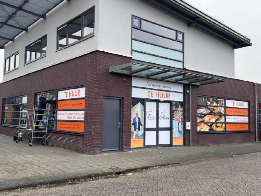 Tijdelijke raamfolie voor verhuur bedrijfsruimte eenvoudig verwijderbaar