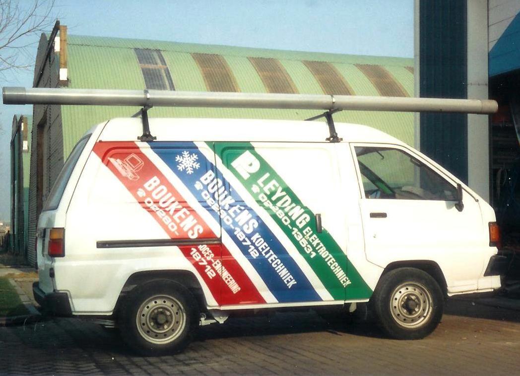 Historische voertuigbelettering voor Auto Boukens door Sign Company