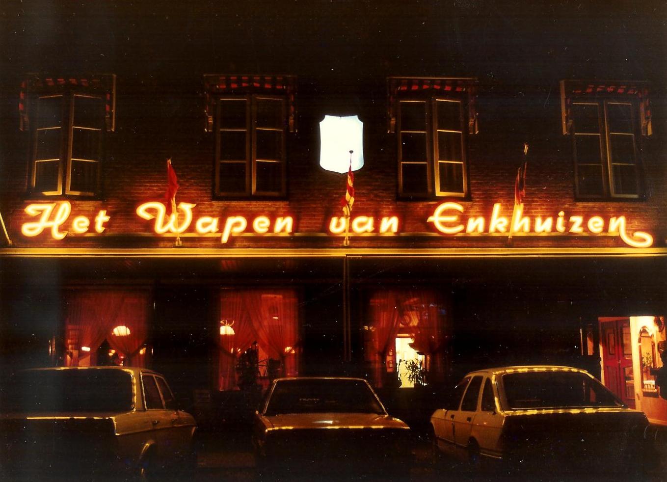 Wapen van enkhuizen neontekst 1984 - Gevelreclame Sign Company
