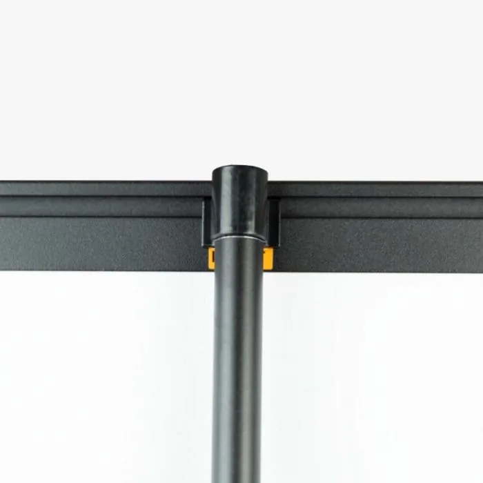 Budget roll-up banner, detail van de stang in het zwart