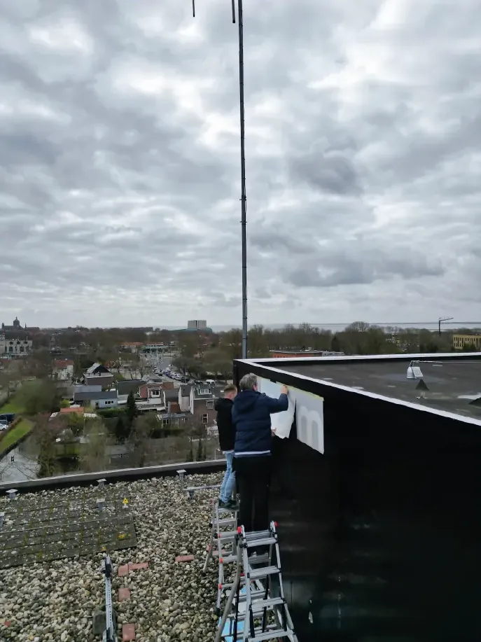 Montage op het dak bij Abovomaxlead Hoorn